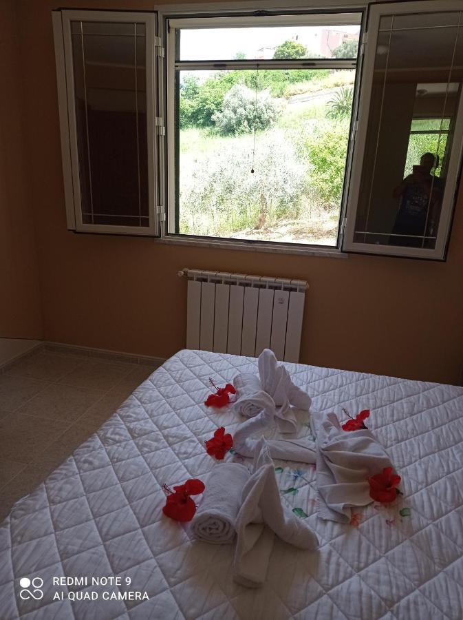 Villa Belvedere Campofelice Di Roccella Buitenkant foto